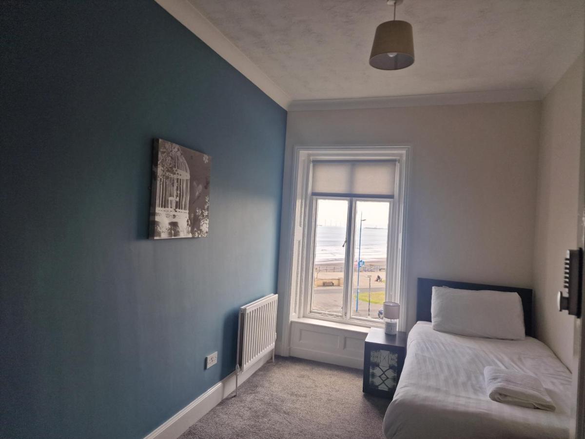 2 The Green, Exceptional Large House, Sea Views Loads Of Bathrooms Seaton Carew Εξωτερικό φωτογραφία